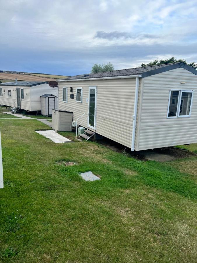 Oakley Newquay Bay Resorts New Quay Exterior foto